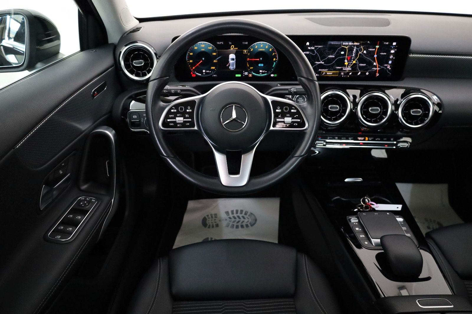 Fahrzeugabbildung Mercedes-Benz A 250 e Progressive,T.Leder,Navi,LED,SH, SR+WR