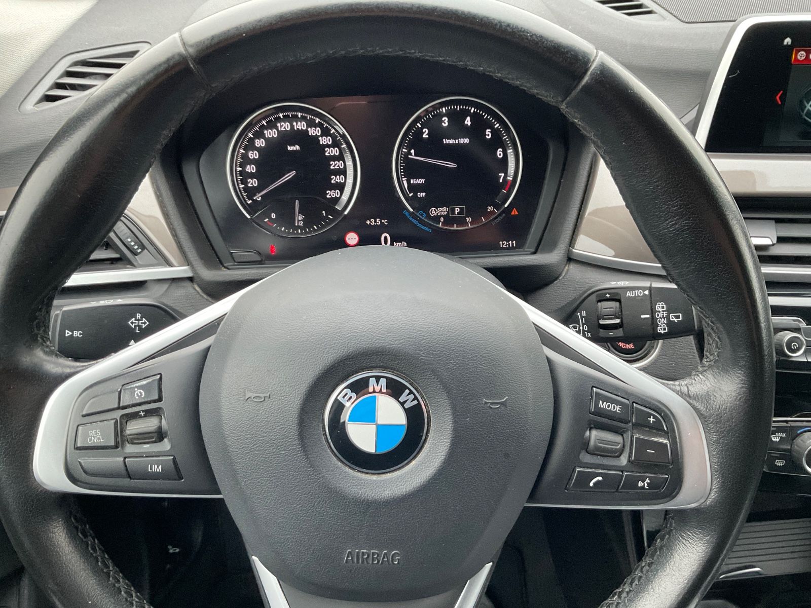 Fahrzeugabbildung BMW X1 sDrive20i xLine,Auto,Navi,AHK,Xenon
