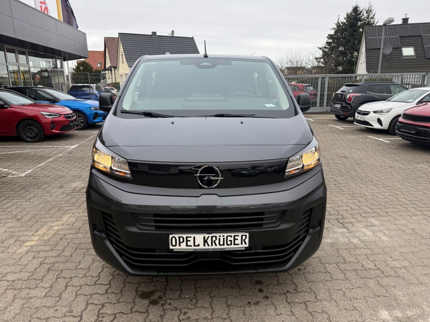 Fahrzeugabbildung Opel Vivaro L3 Doppelkabine XL D 180 Automatik
