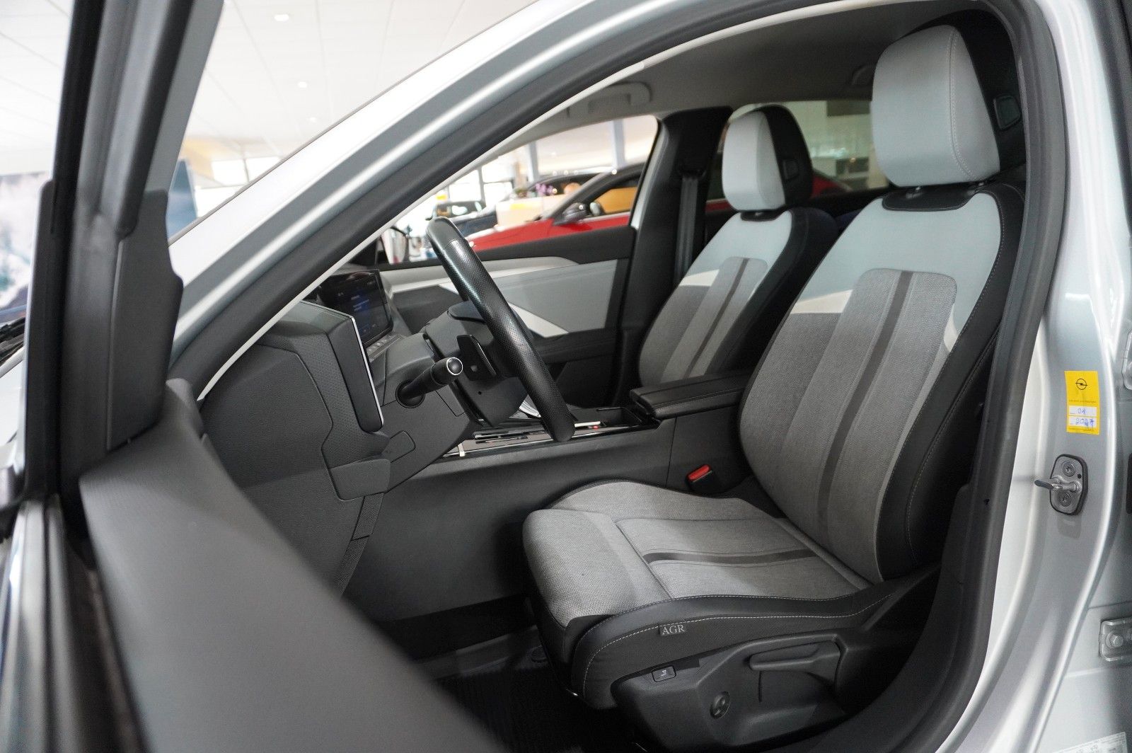 Fahrzeugabbildung Opel Astra L Lim. 1.6 HYBRID ELEGANCE NAVI/LED/KAMERA