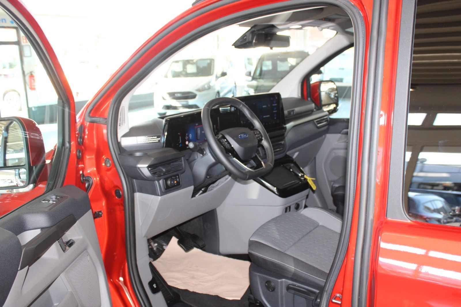 Fahrzeugabbildung Ford NUGGET L1 Titanium Aut. MARKISE + Aufstelldach
