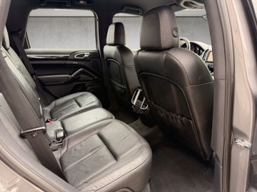 Porsche Cayenne - 8