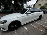 Mercedes-Benz S213 E220d Kombi - Mercedes-Benz 220: S220