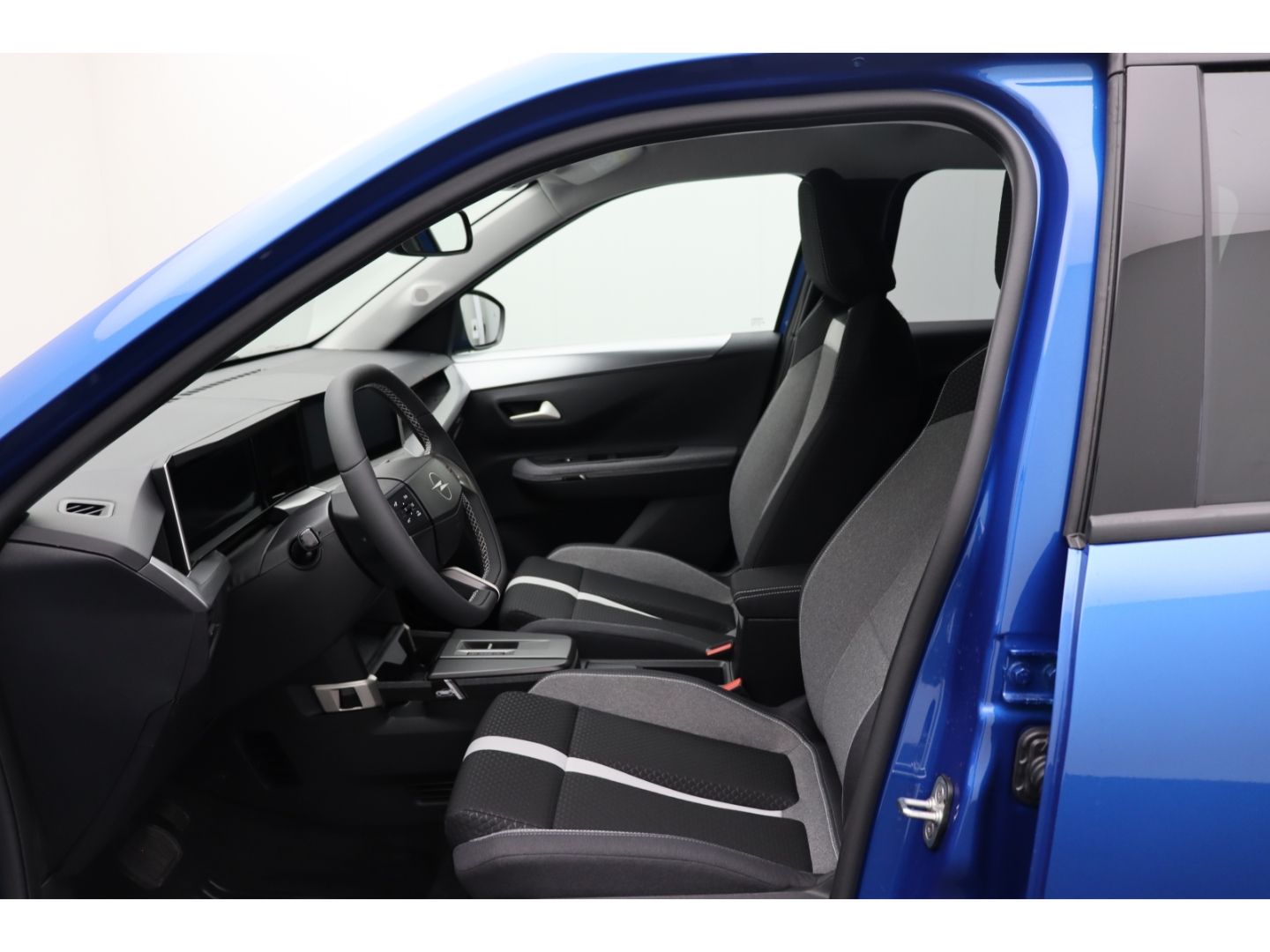 Fahrzeugabbildung Opel Frontera Electric GS 83 kW LED /  Allwetter/ Kam