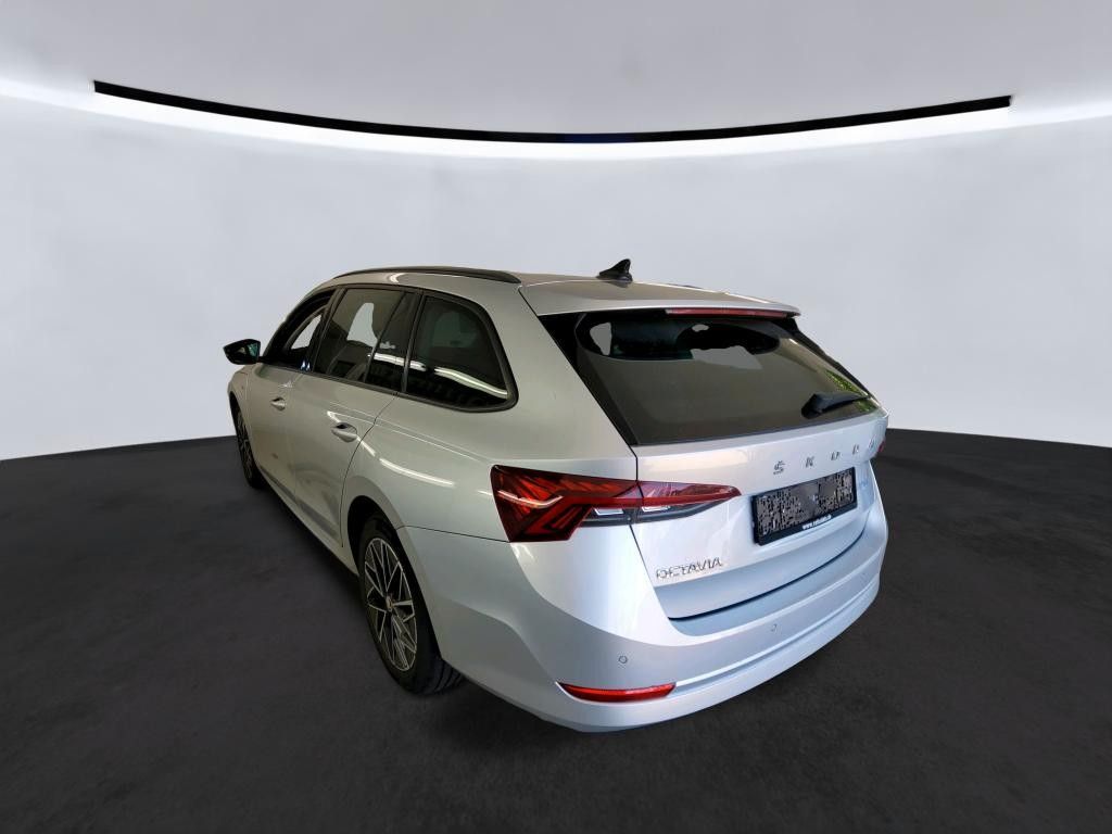 Skoda Octavia Combi Clever 2.0TDI DSG Navi SHZ LED imagem 3