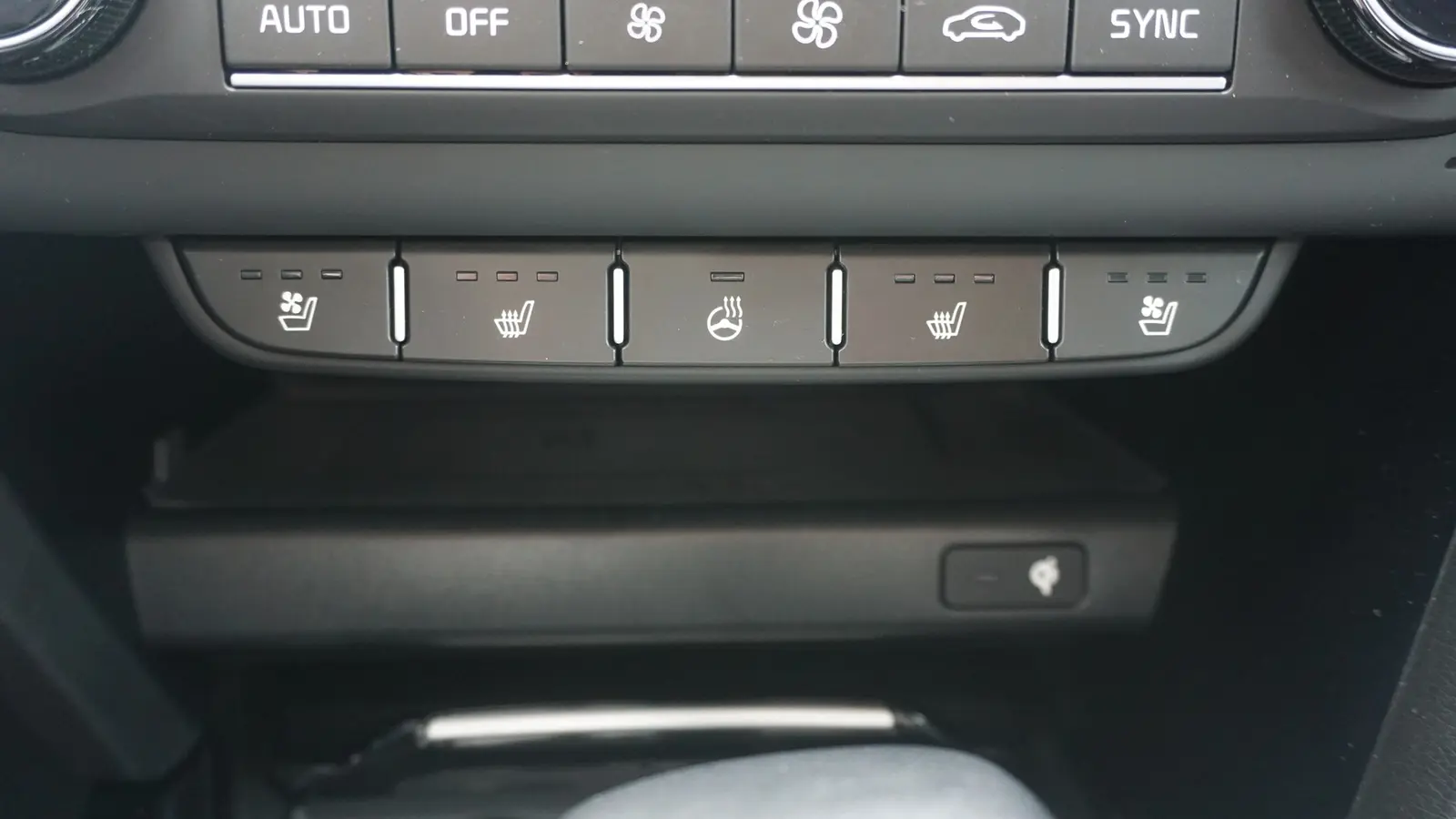 Kia XCeed 1.6 T-GDI Platinum Edition LED Panorama