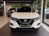 Nissan Qashqai 1.3 DIG-T N-Connecta Pano Navi Kam SitzH - Nissan Qashqai Gebrauchtwagen in Dresden