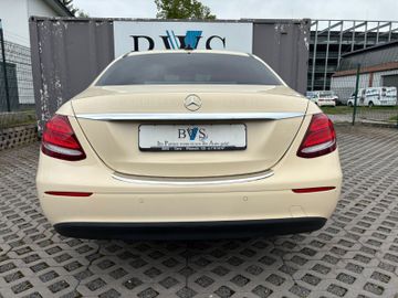 Mercedes E 200 - 4
