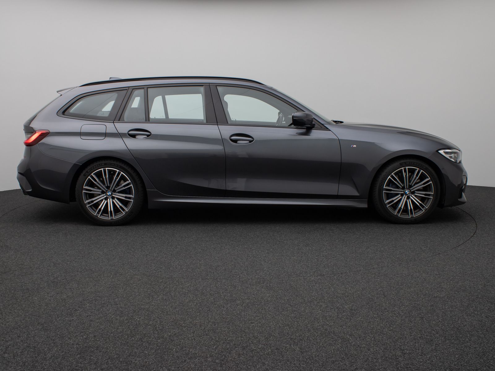 Fahrzeugabbildung BMW 330d M Sport HiFi Lenkradheiz AHK Komfort 18Zoll