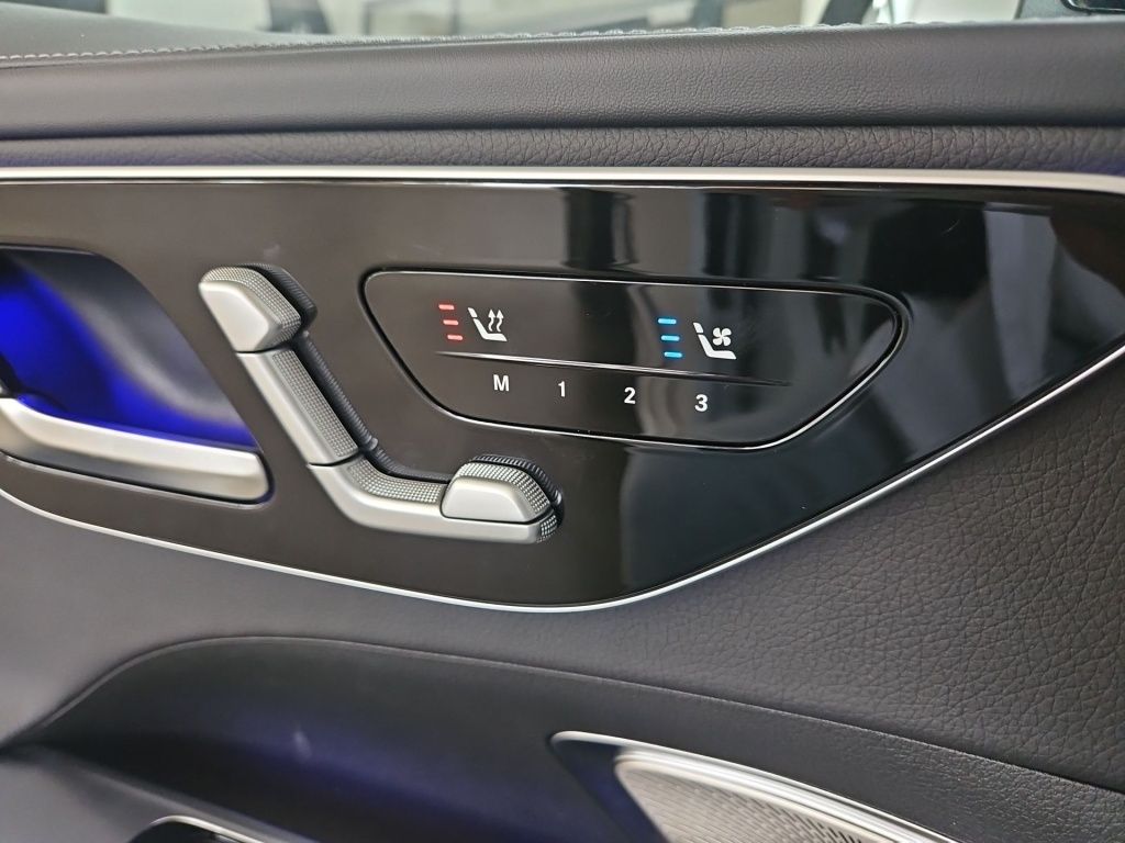 Fahrzeugabbildung Mercedes-Benz C 300 deT 4M AMG AHK ACC Pano Sitzklima Massage