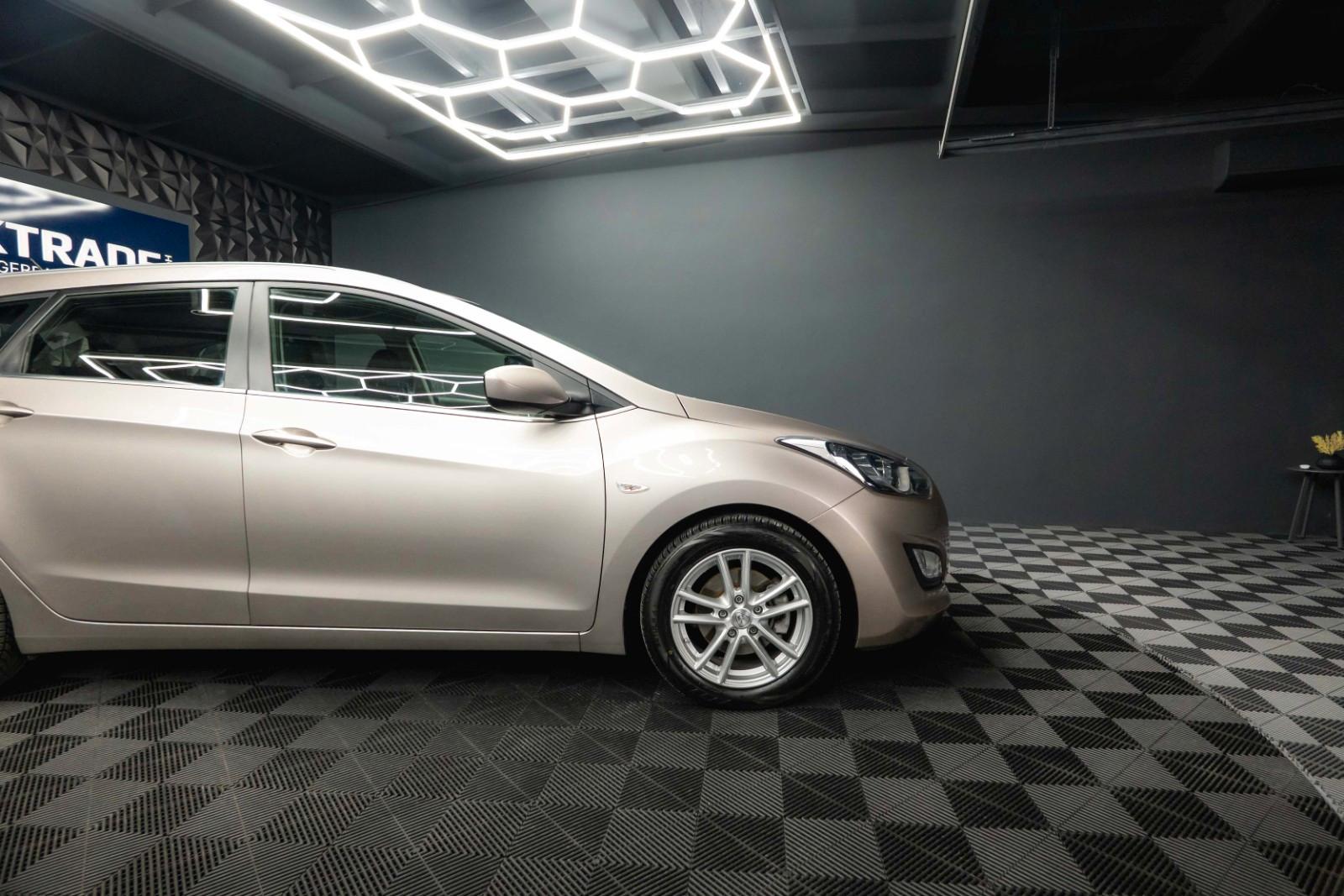 Hyundai i30 cw blue Trend | 1.Hand | LED | AHK | LHZ