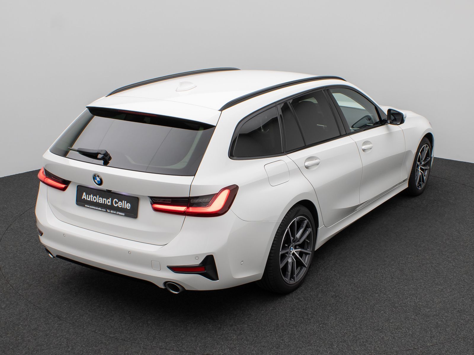 Fahrzeugabbildung BMW 320d Sport Line Kamera DAB HiFi DrivAssist Alarm