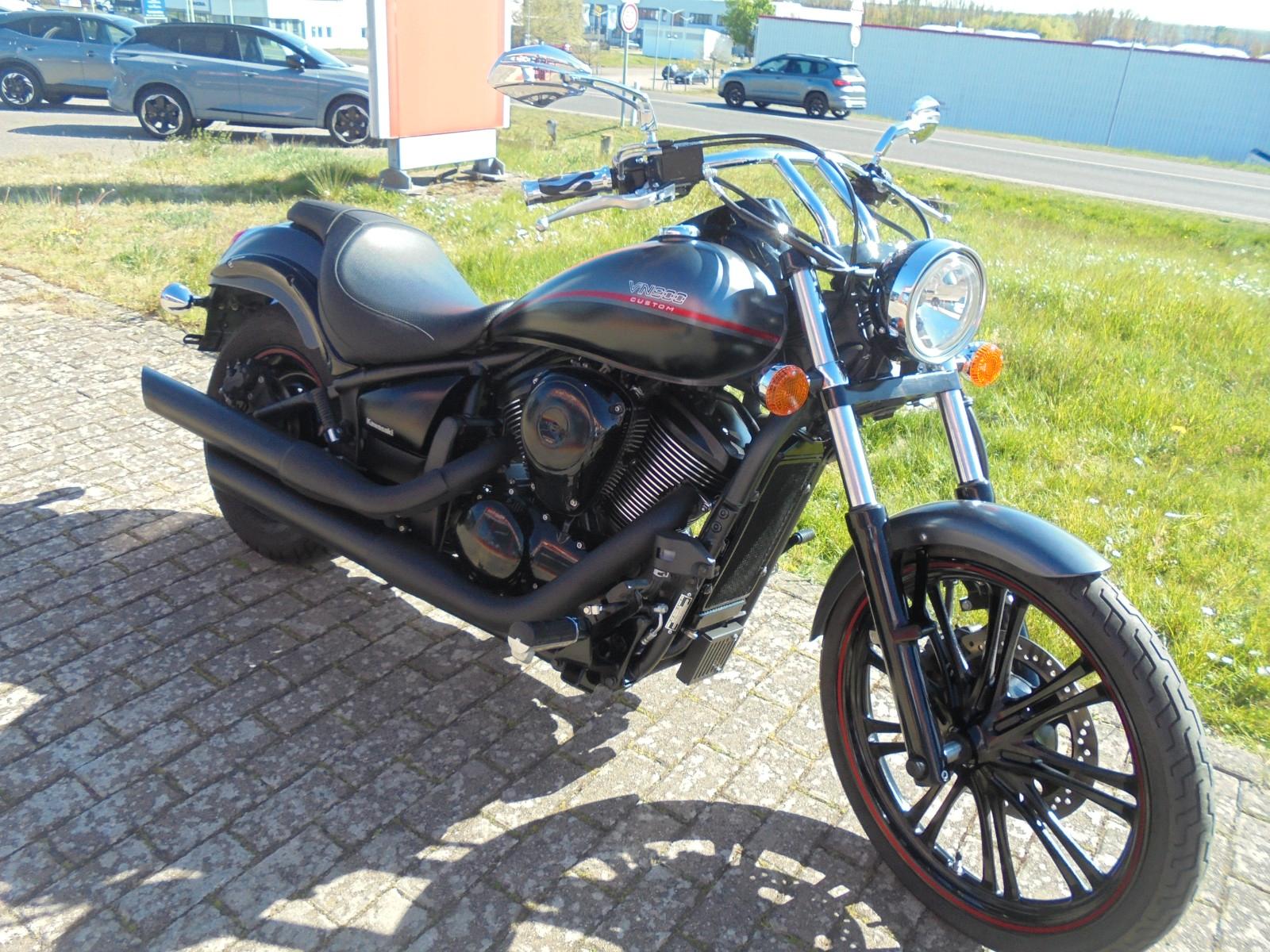 Kawasaki VN 900 Custom