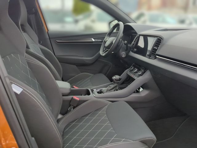 Fahrzeugabbildung SKODA Karoq 1.5 TSI DSG Sportline NAV AHK ELEKTR HECKK