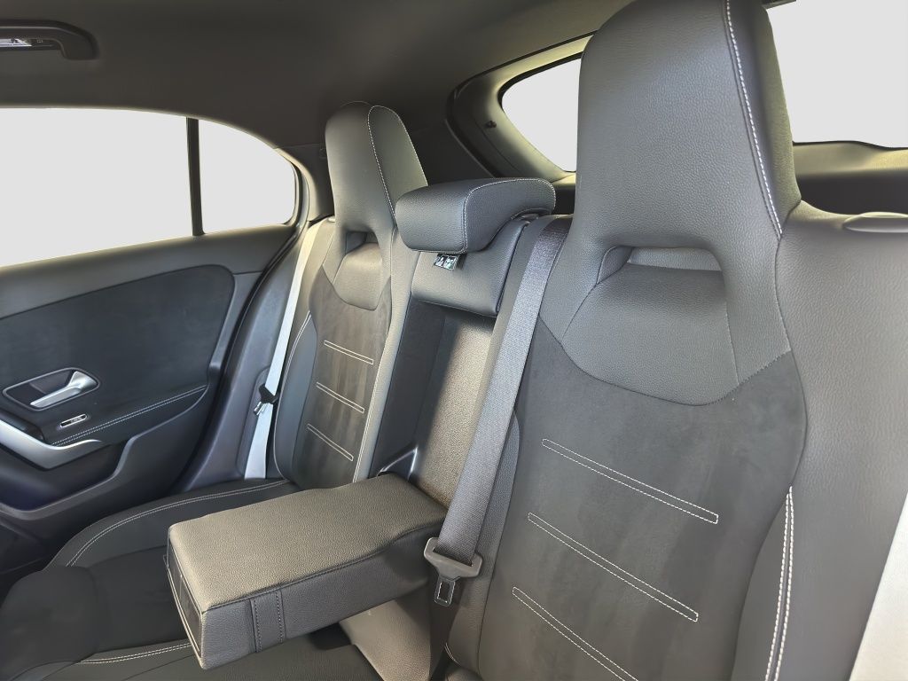 Fahrzeugabbildung Mercedes-Benz A 200 AMG*NIGHT*AHZV*RFK*LENKRHZG*DAB*AMBIENTE*