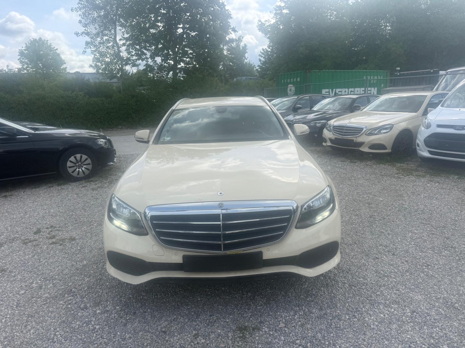 Mercedes-Benz E 200 E 200 d