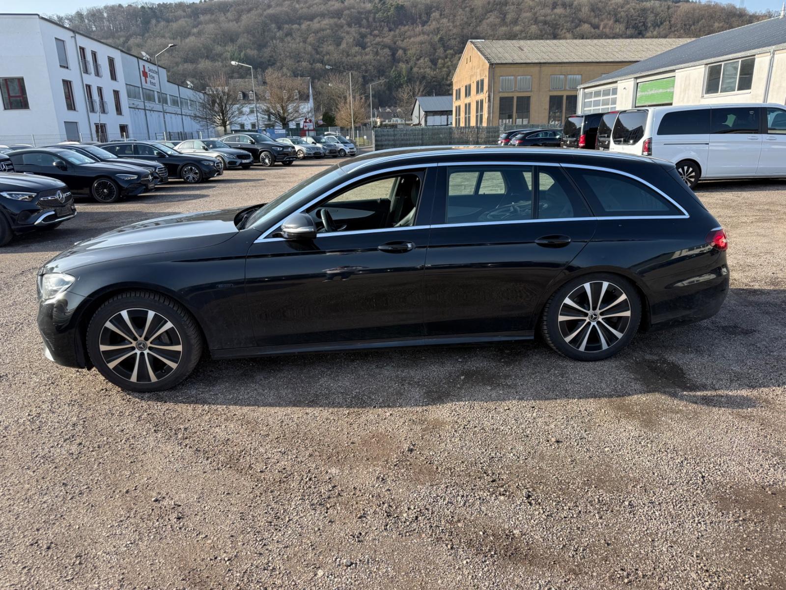 Mercedes-Benz E 300 de T Autom. AMG Paket