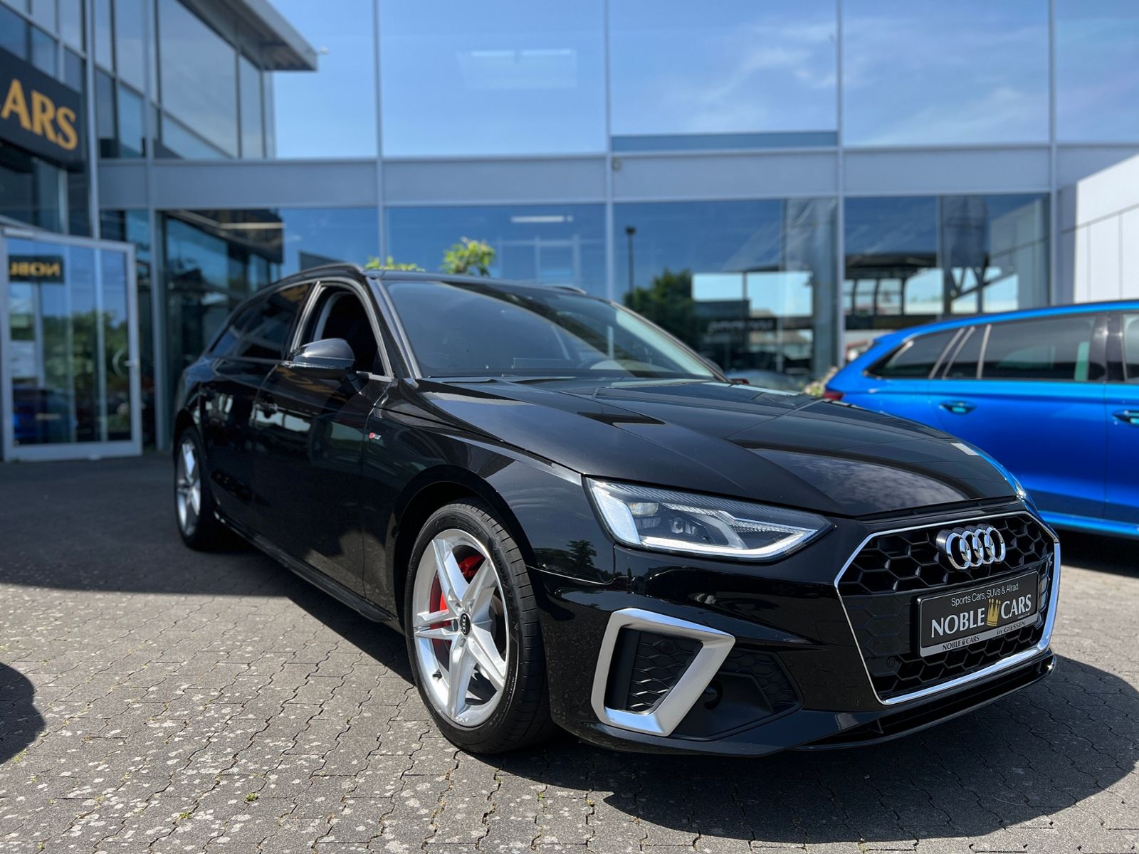 Fahrzeugabbildung Audi A4 Avant 40 TFSI S Line AHK SHZ NAVI KLIMA