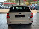 Skoda Octavia 2.0 TDI Aut. Elegance ·AHK· Navi ·Xenon - Skoda Octavia aus 2013