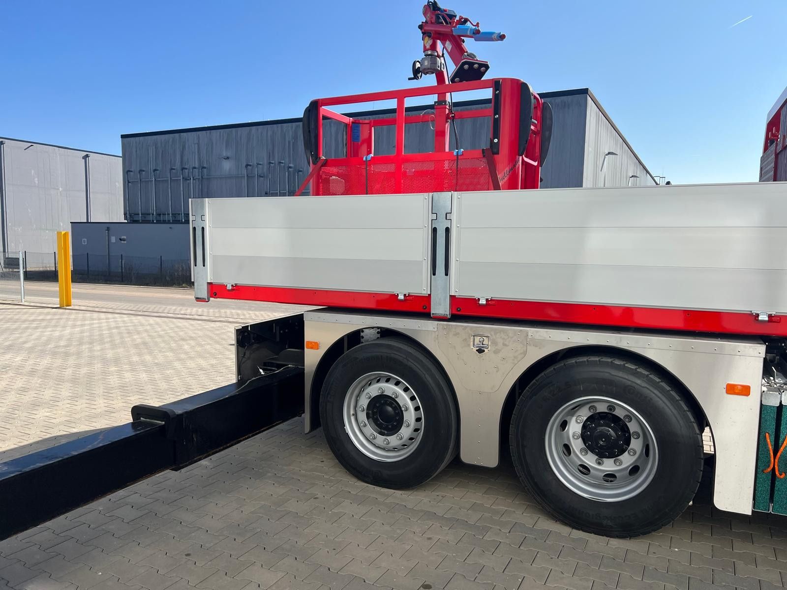 Fahrzeugabbildung MAN MAN 8x4 Hydro mit F1150 inkl Jib und Winde Korb