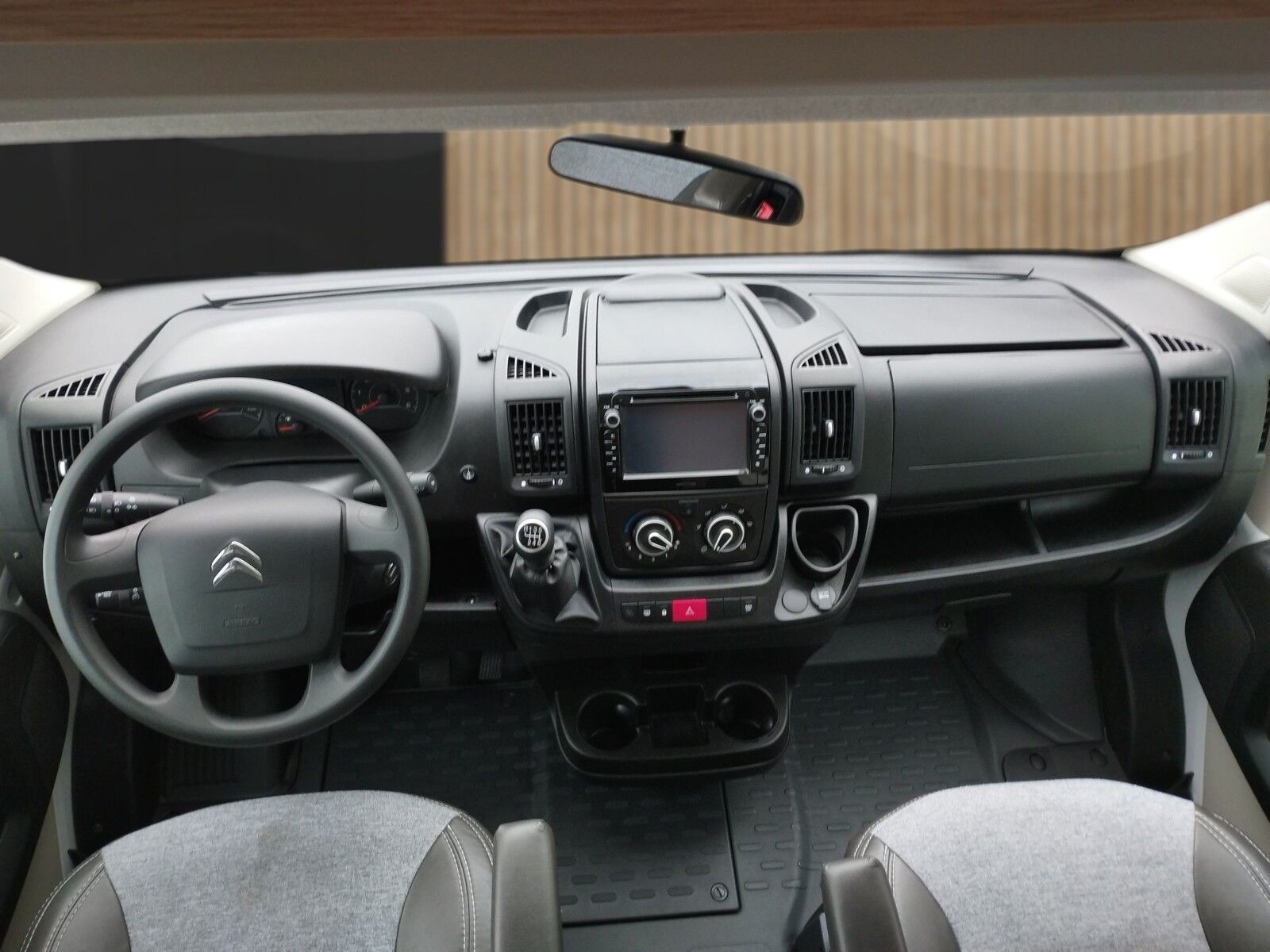 Fahrzeugabbildung Sunlight V 60 RFK,Fahrradträger