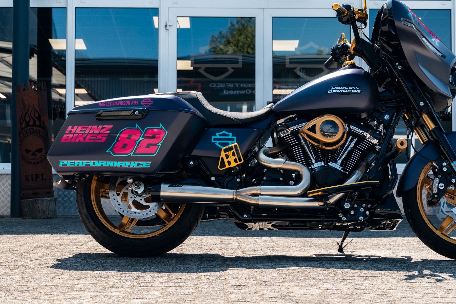 Fahrzeugabbildung Harley-Davidson Street Glide FLHX 117 x HeinzBikes MIAMI CALLING