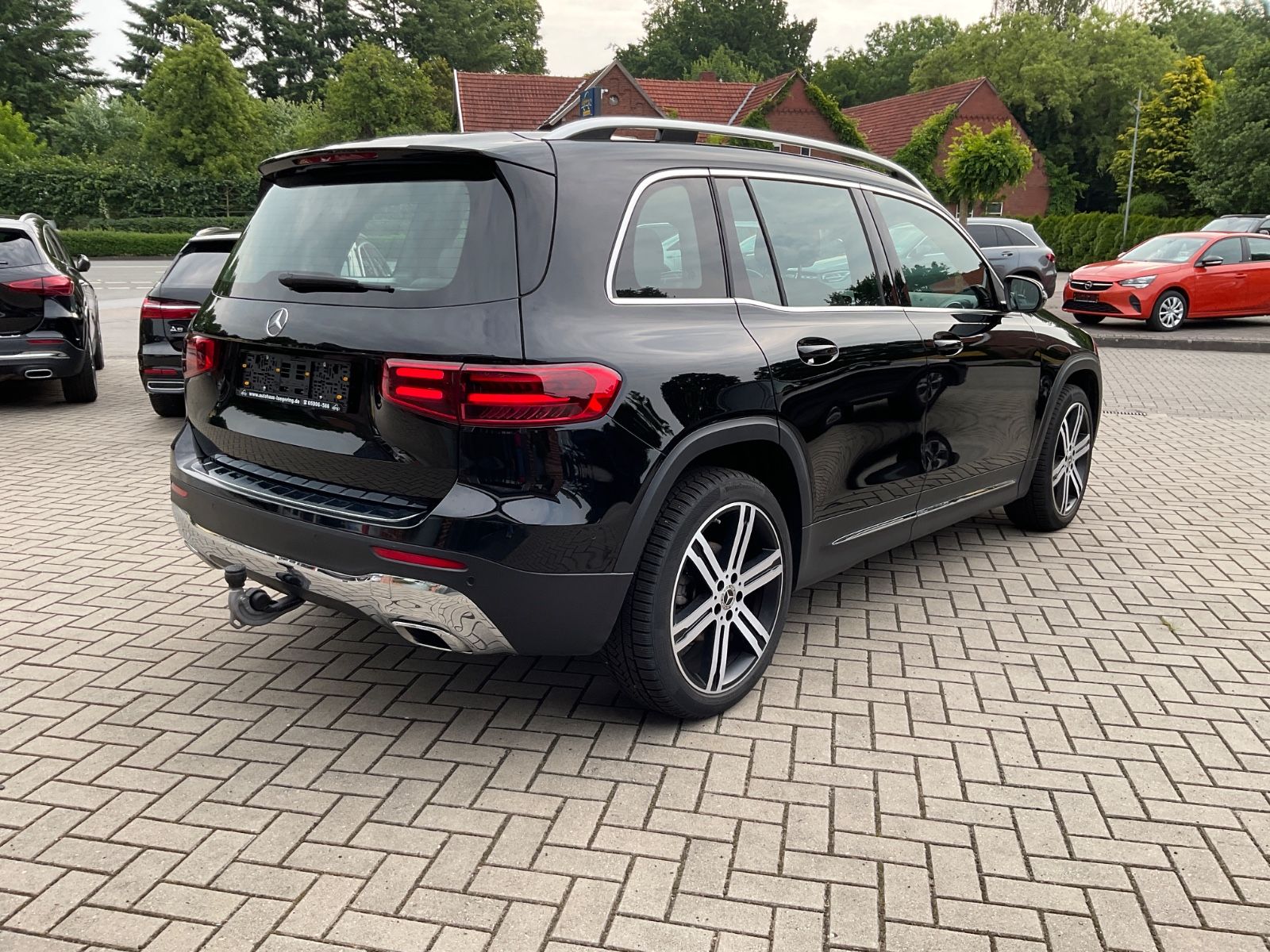 Fahrzeugabbildung Mercedes-Benz GLB 200 DCT,Navi,AHK,Distronic,Kamera,LED