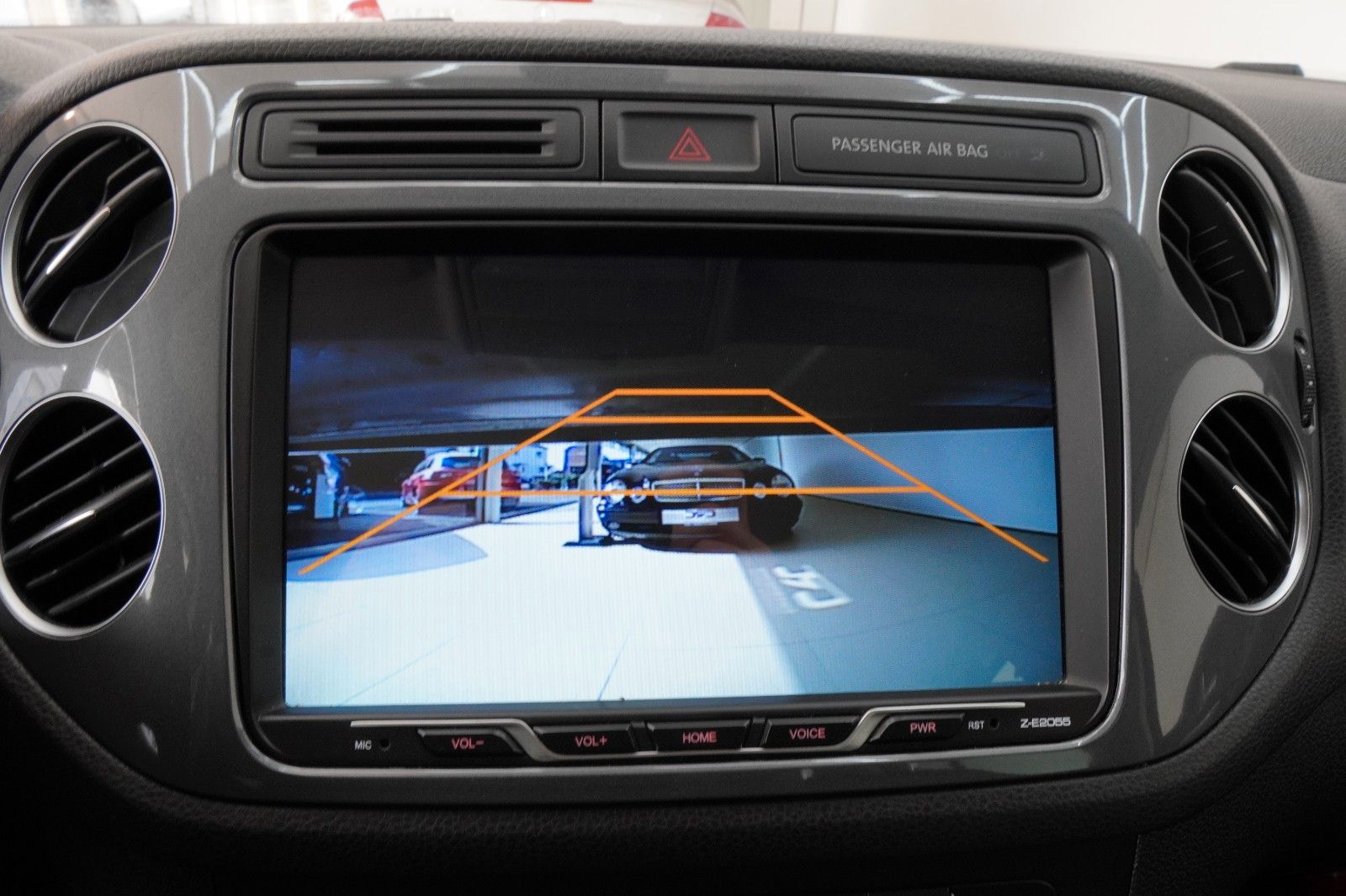 Fahrzeugabbildung Volkswagen Tiguan Sport & Style 4Motion*Aut.*Navi*Leder*AHK