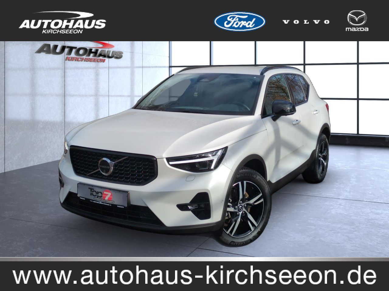 Volvo XC40 B3 (Benzin) Plus Dark 2WD Automatik Navi