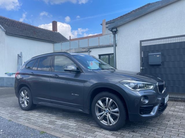 BMW X1 xDrive 20 d Sport Line*Navi*Head-up*Kamera*