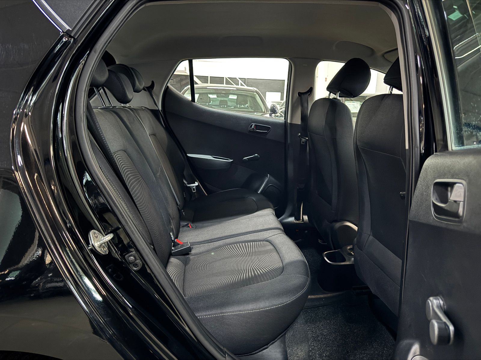 Fahrzeugabbildung Hyundai i10 CLASSIC FACELIFT MODELL TÜV BIS 03.2027