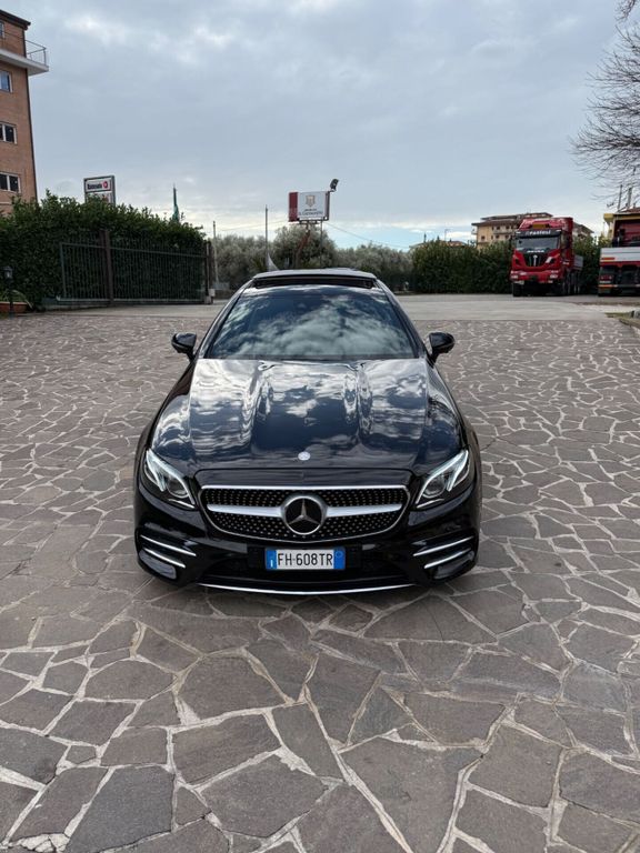 Image of Mercedes-Benz E 220