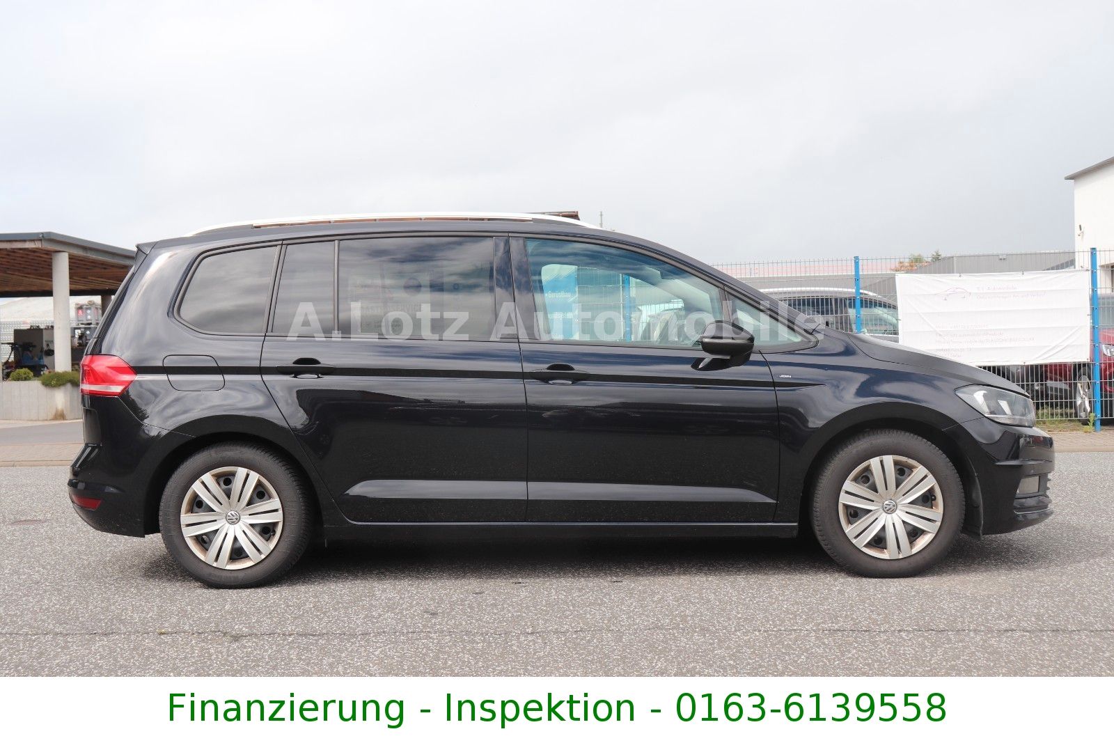 Volkswagen Touran - 1