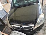 Opel Zafira Zwei autos ohne TUV motor getr... - Opel Zafira: Motor