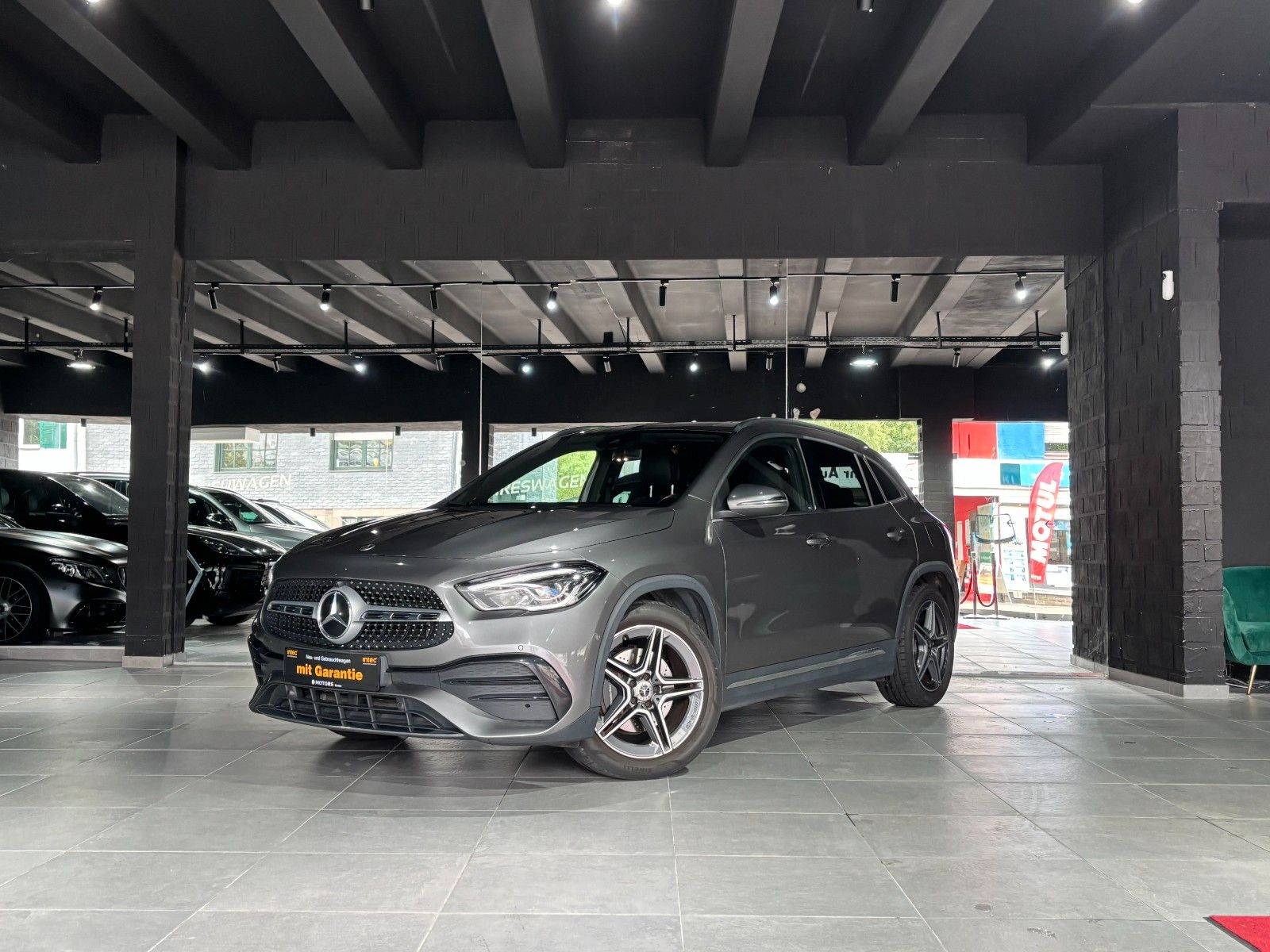 Fahrzeugabbildung Mercedes-Benz GLA 220d //AMG LINE//CARBON/KAMERA/MBUX/AHK/SHZ