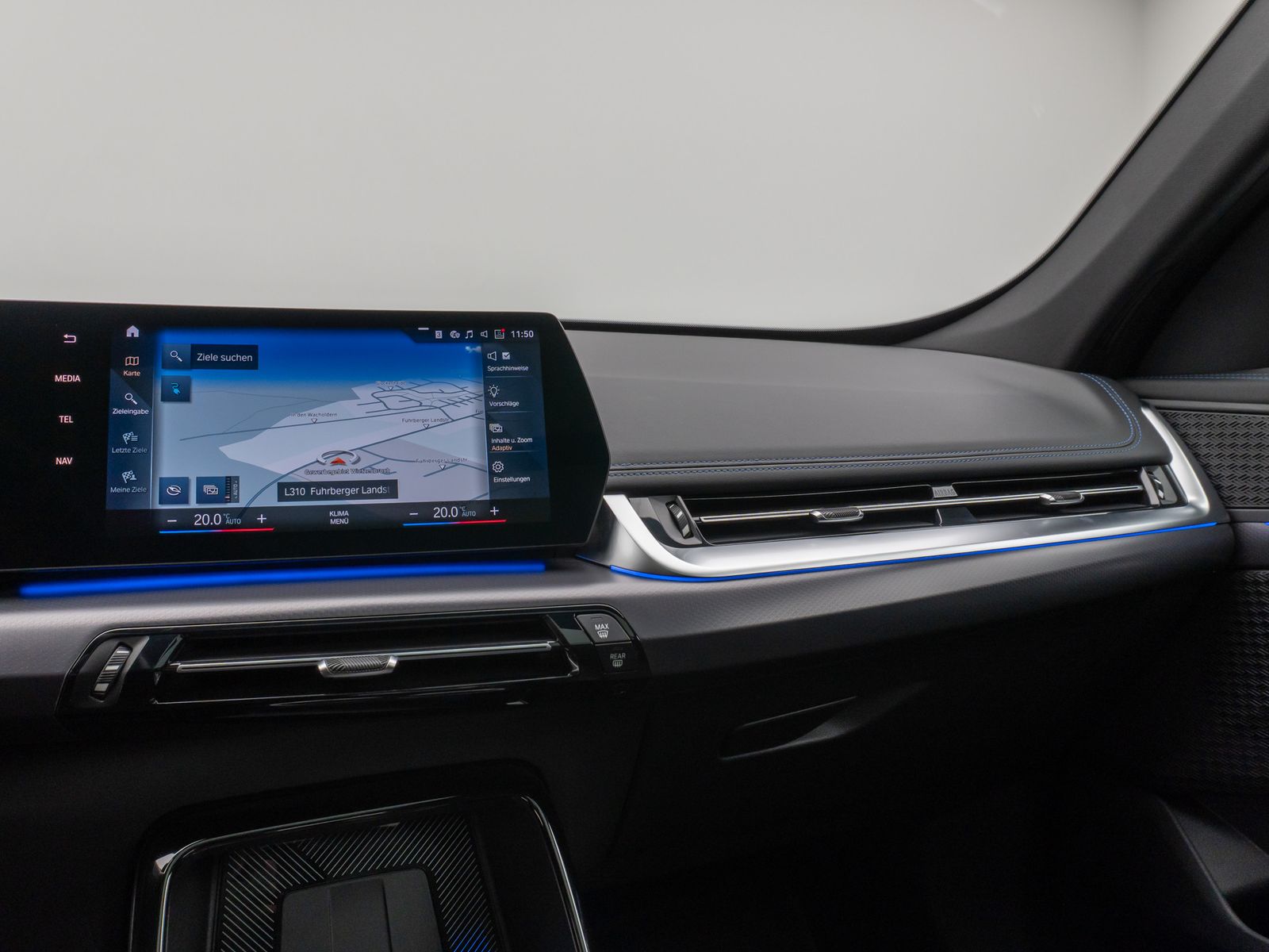 Fahrzeugabbildung BMW iX1 xD30 M Sport DAB Panorama Kamera Komfort 19"