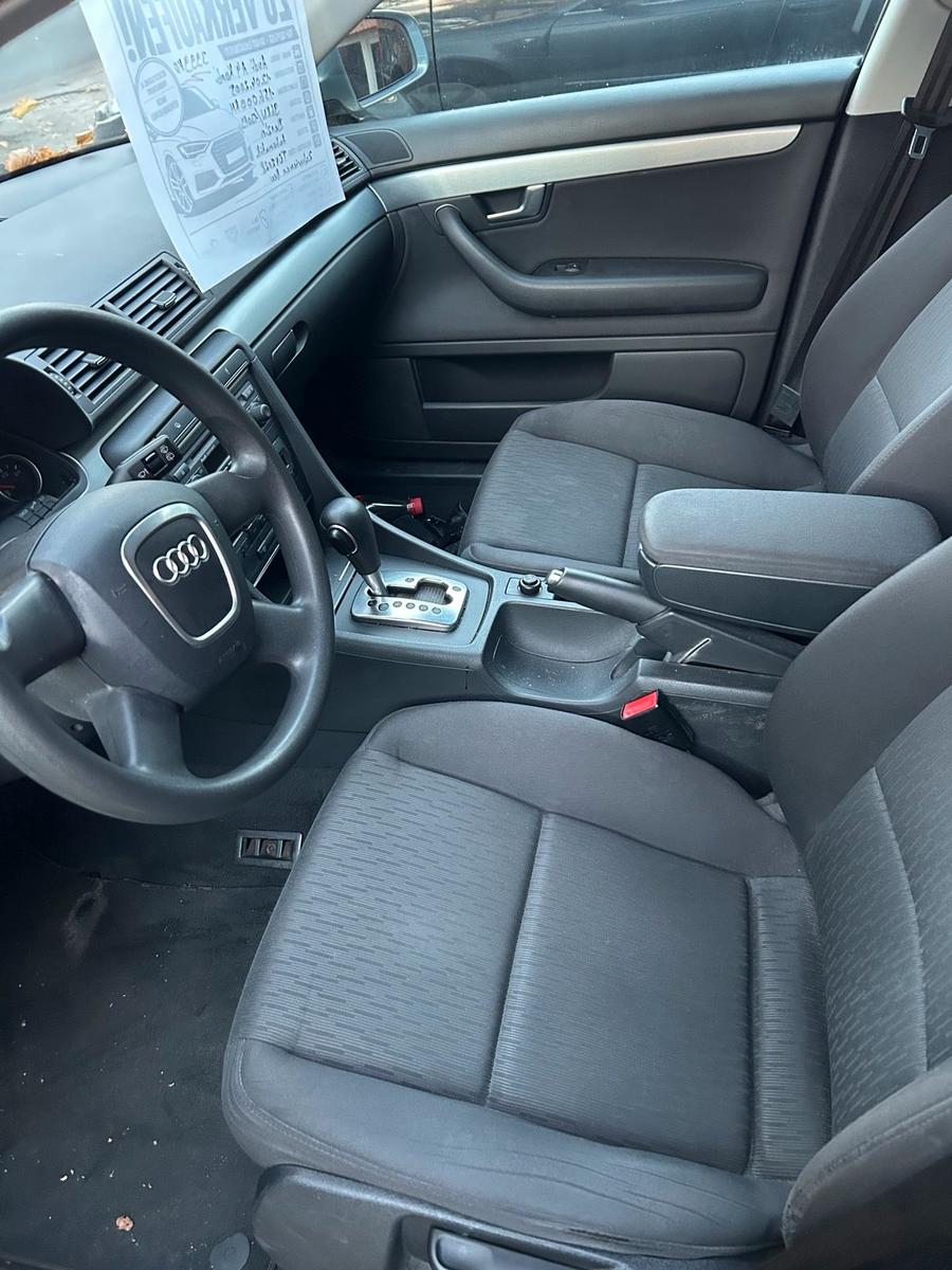 Audi A4 2004 — photo 6