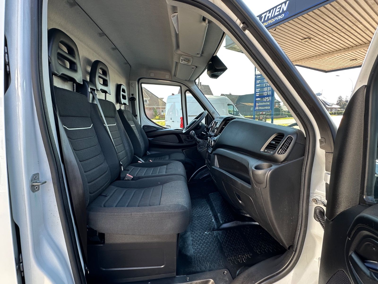 Fahrzeugabbildung Iveco Daily 35S16V 4100 L H2 2.3L Kamera/Temp/Carplay