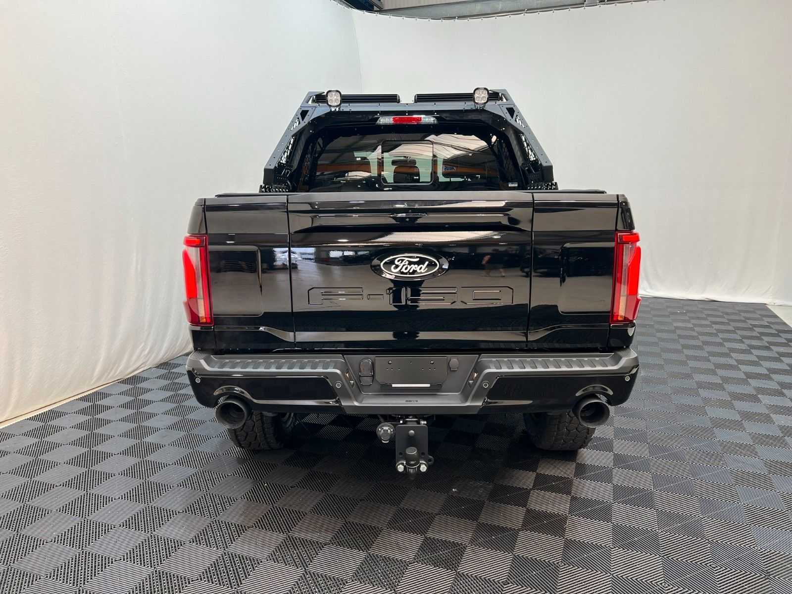 Fahrzeugabbildung Ford F-150 Lariat 5.0L V8  5,5"  MY25 * RTR UMBAU*