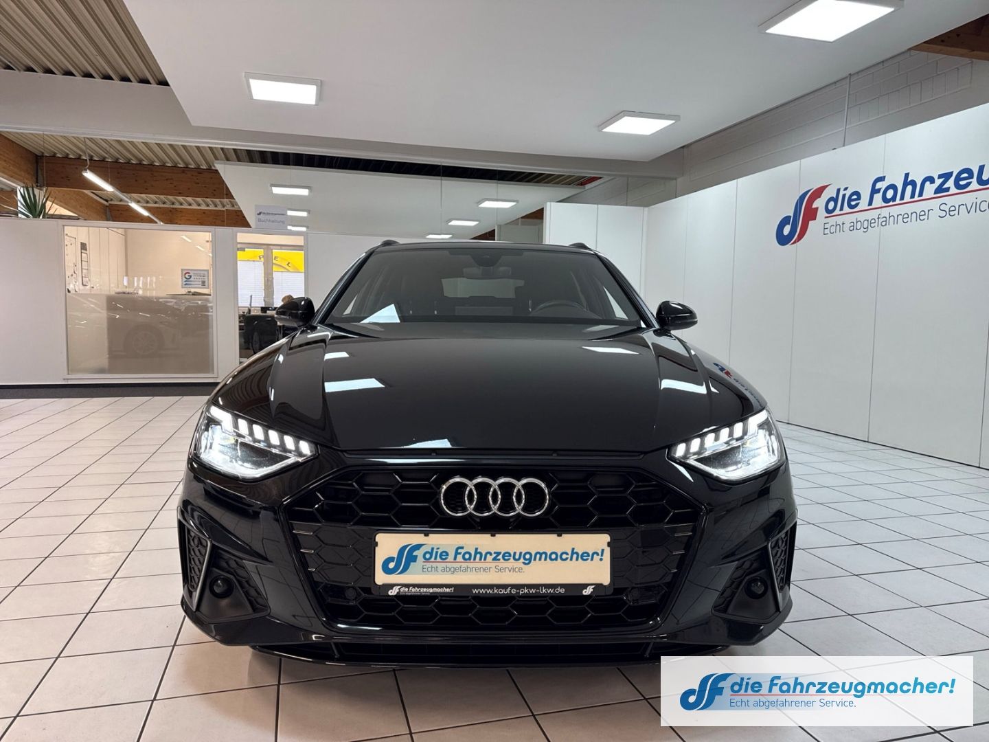 Fahrzeugabbildung Audi A4 Avant 35 TFSI S line Navi Leder LED ACC El. H