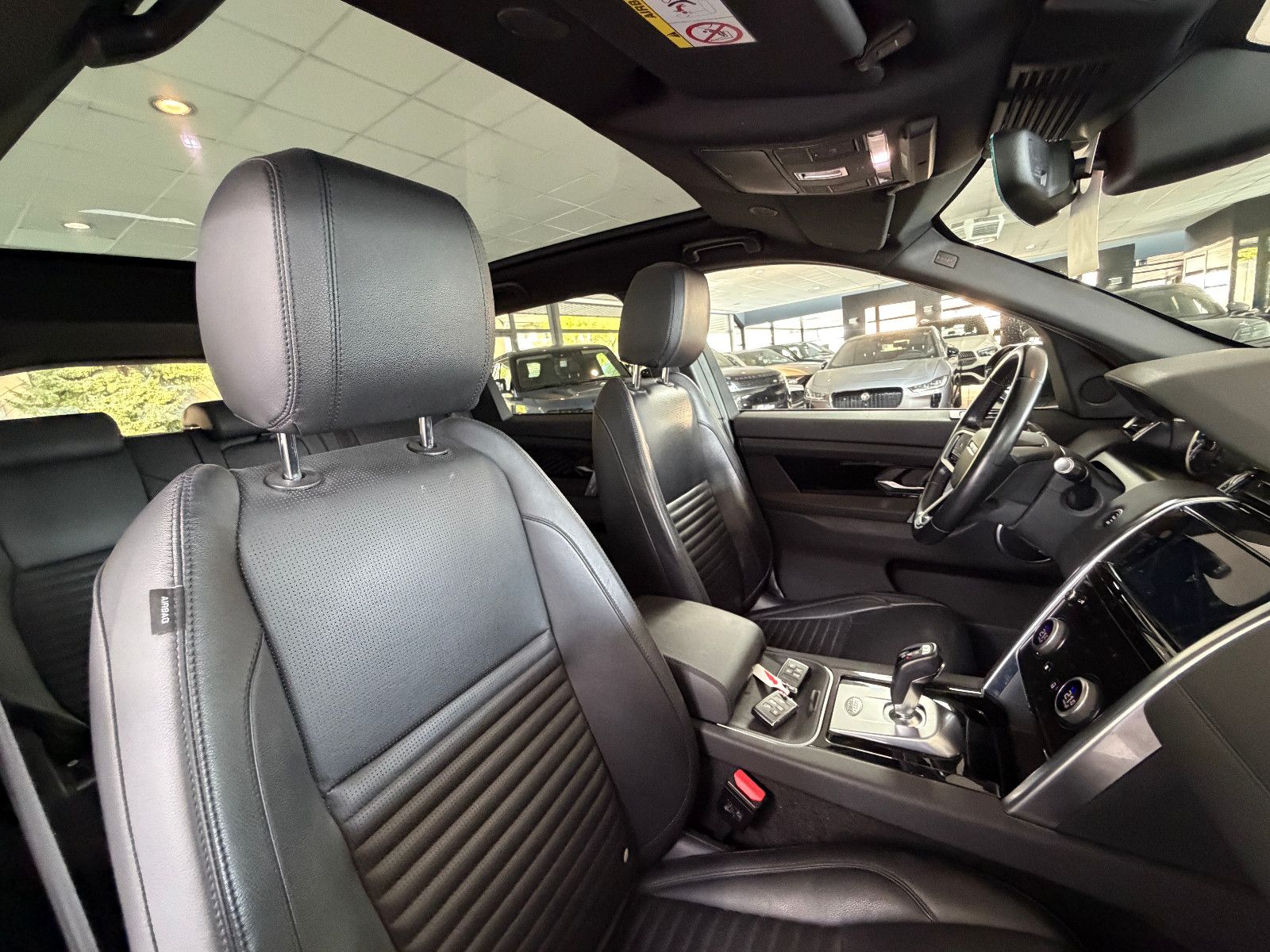 Fahrzeugabbildung Land Rover Discovery Sport AWD D200/360''KAM/LEDER/PANORAMA