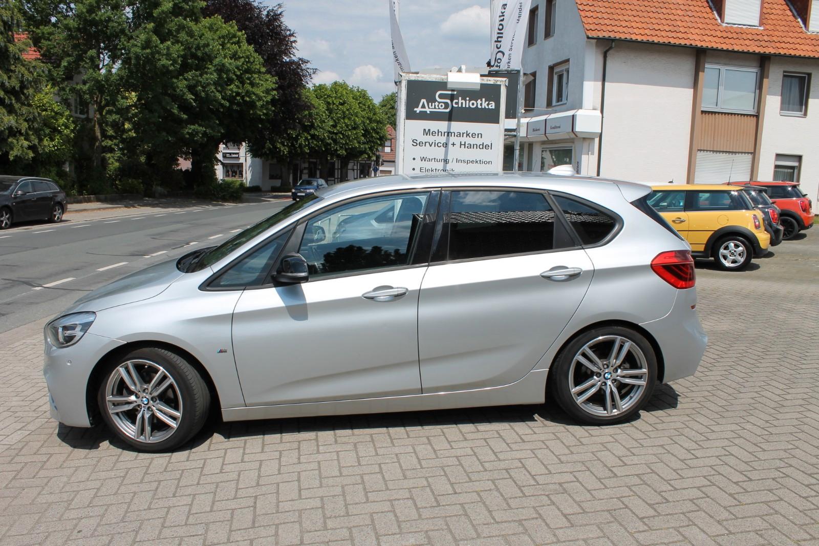 BMW 220 Active Tourer 220i Navi-Rückfahrkamera-