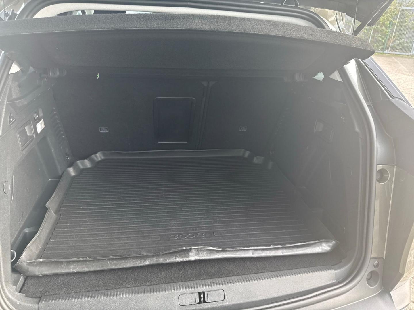 Peugeot 3008 Allure AHK-abnehmbar Navi Allwetter (neu)36