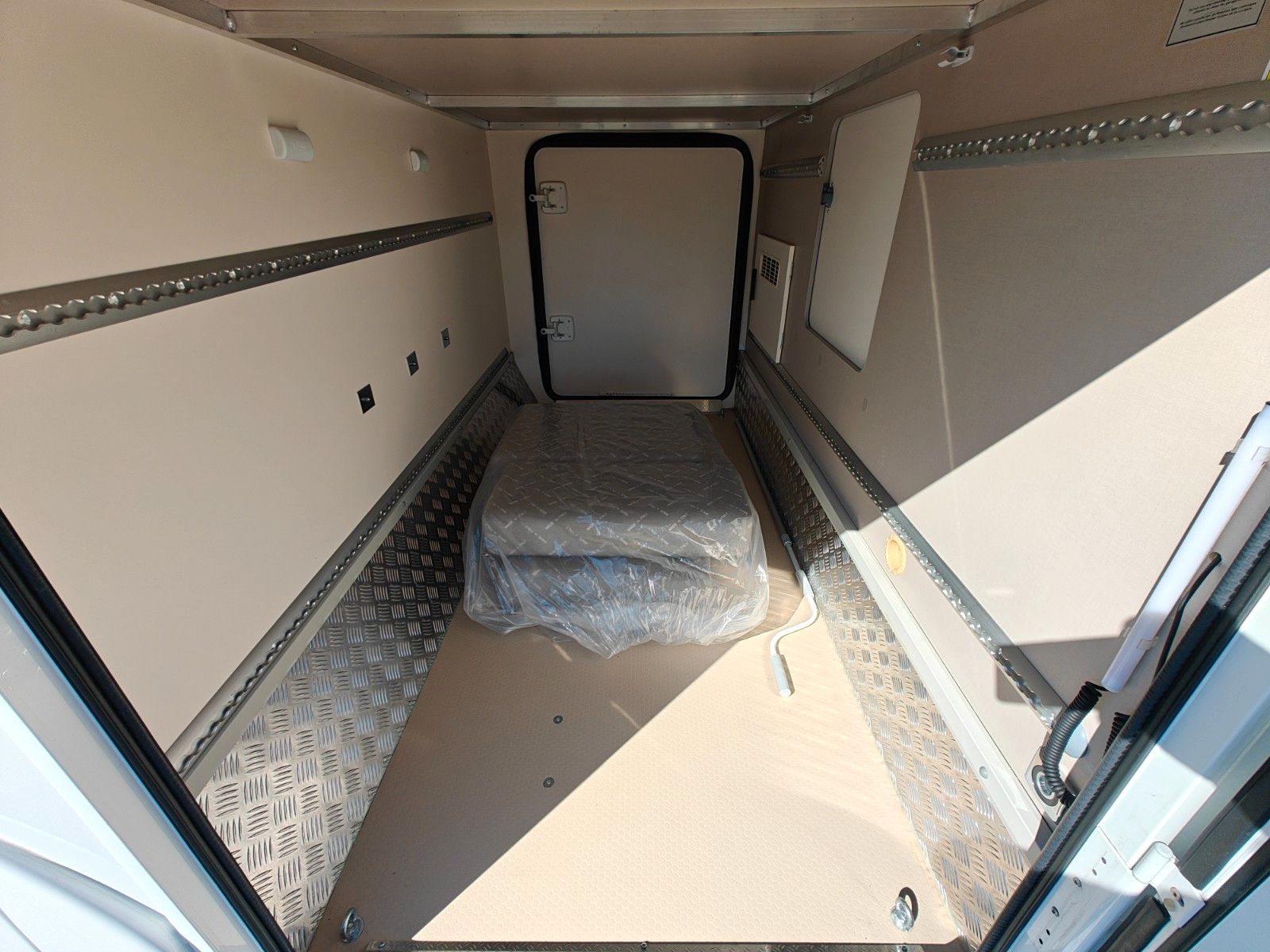 Fahrzeugabbildung XGO Dynamic 98 P  - SAT, TV, Markise, Luftfeder -