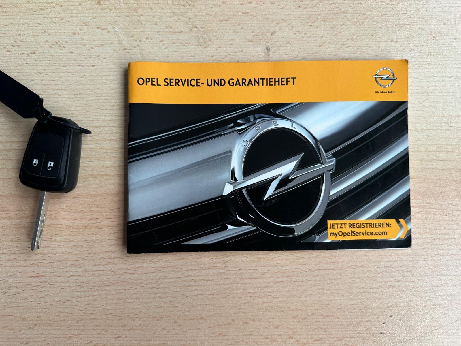 Opel Astra 2013 — photo 23