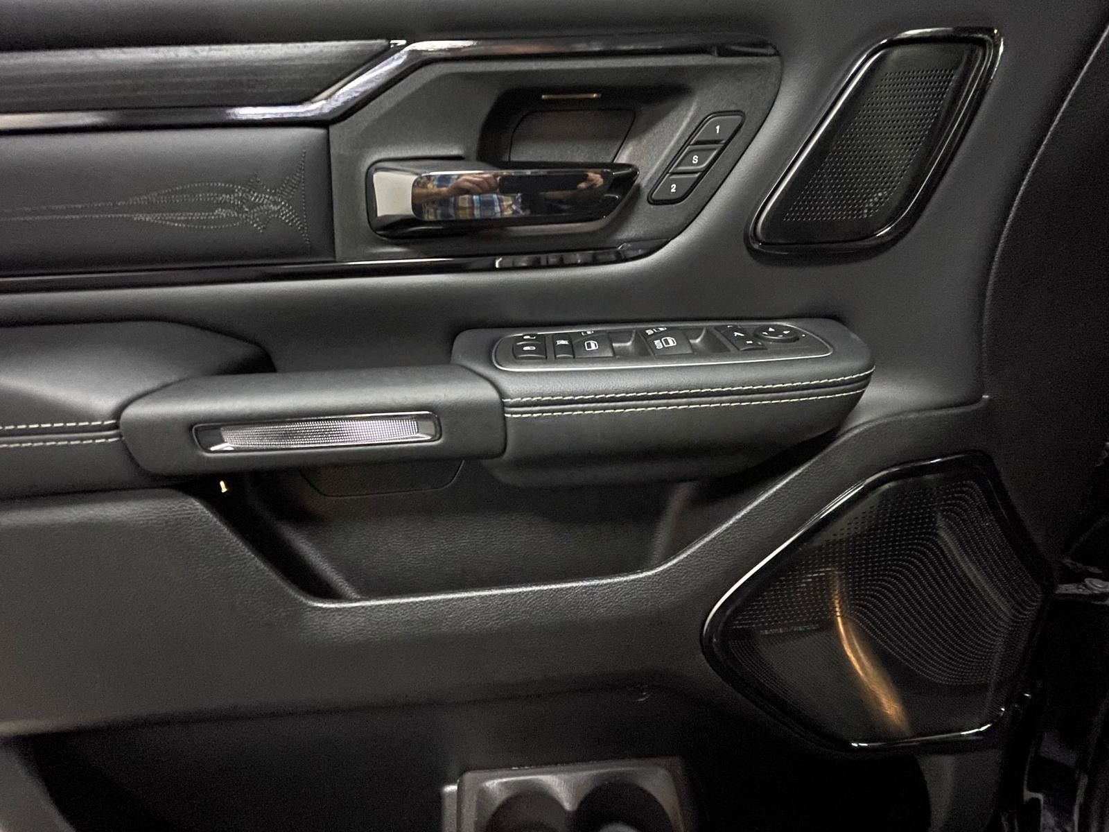 Fahrzeugabbildung Dodge 2024 LIMITED NIGHT HUD--RAMBOX-360°-BAK REVOLVER