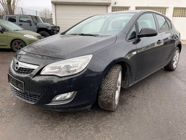 Opel Astra J Lim. 5-trg. Design Edition