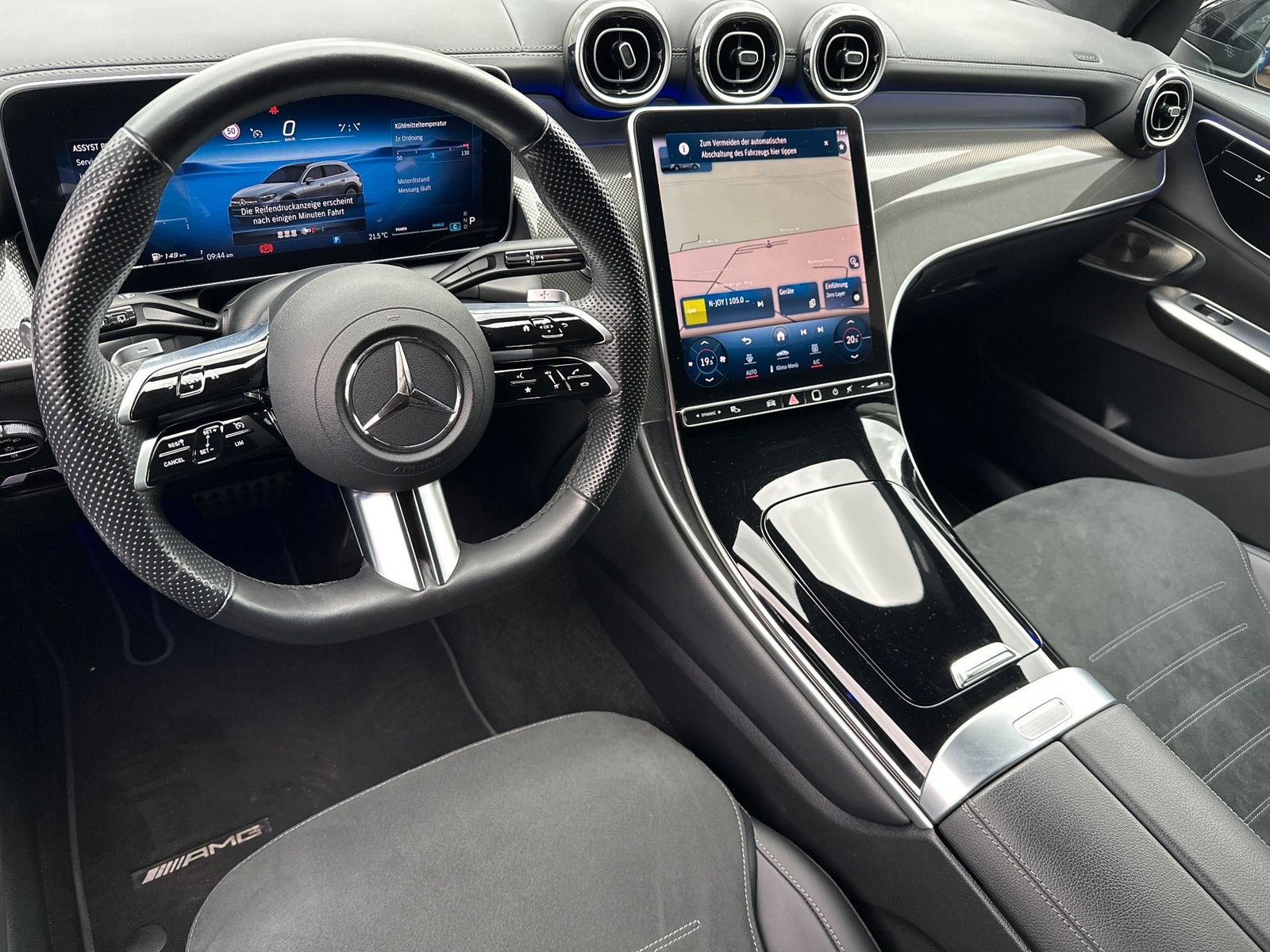 Fahrzeugabbildung Mercedes-Benz GLC 220 d 4M AMG-Line Night-Paket NAV+LED+AHK