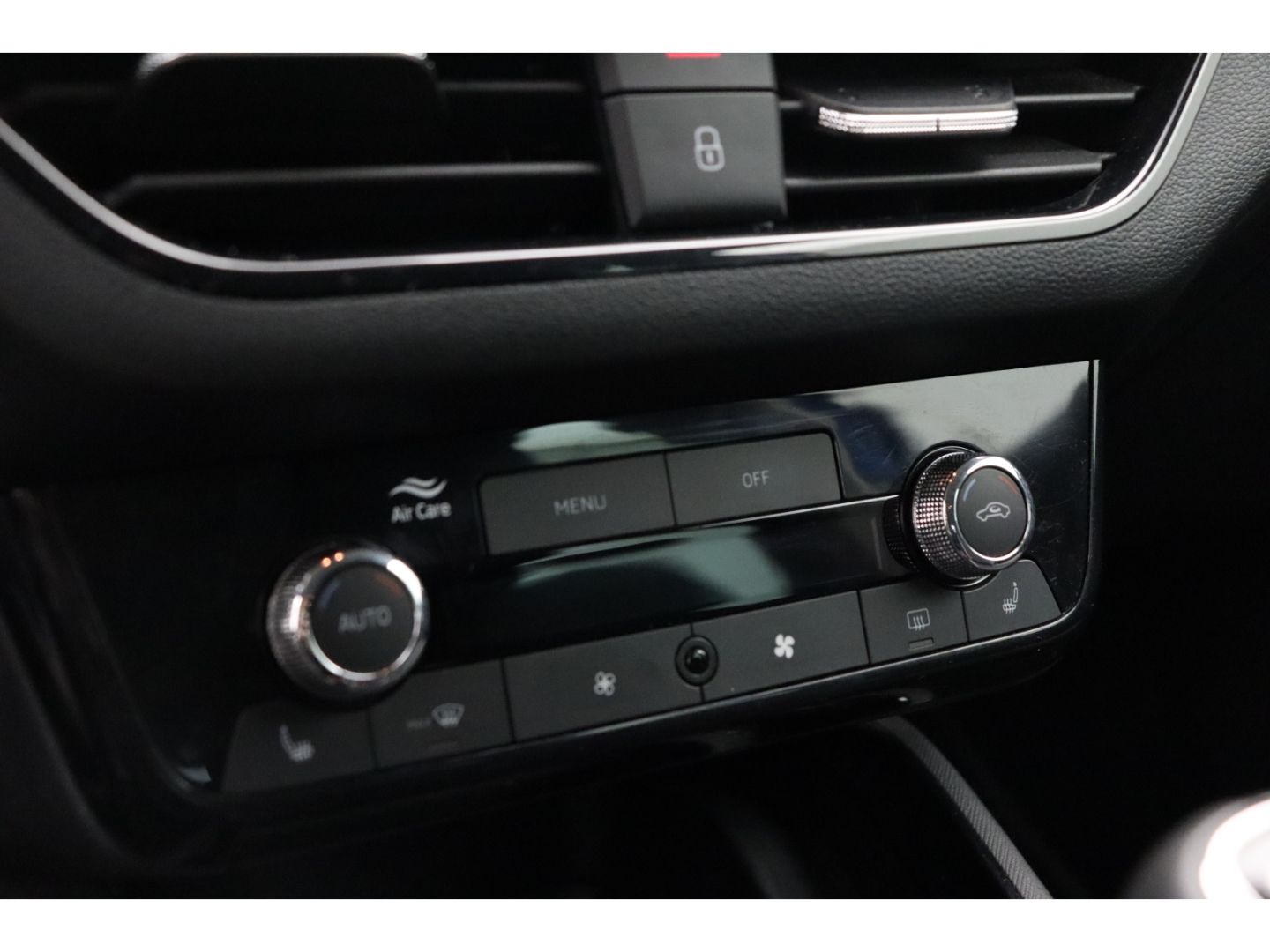 Fahrzeugabbildung SKODA Kamiq 1.0 Selection Kamera SHZ Einparkhilfe vorn