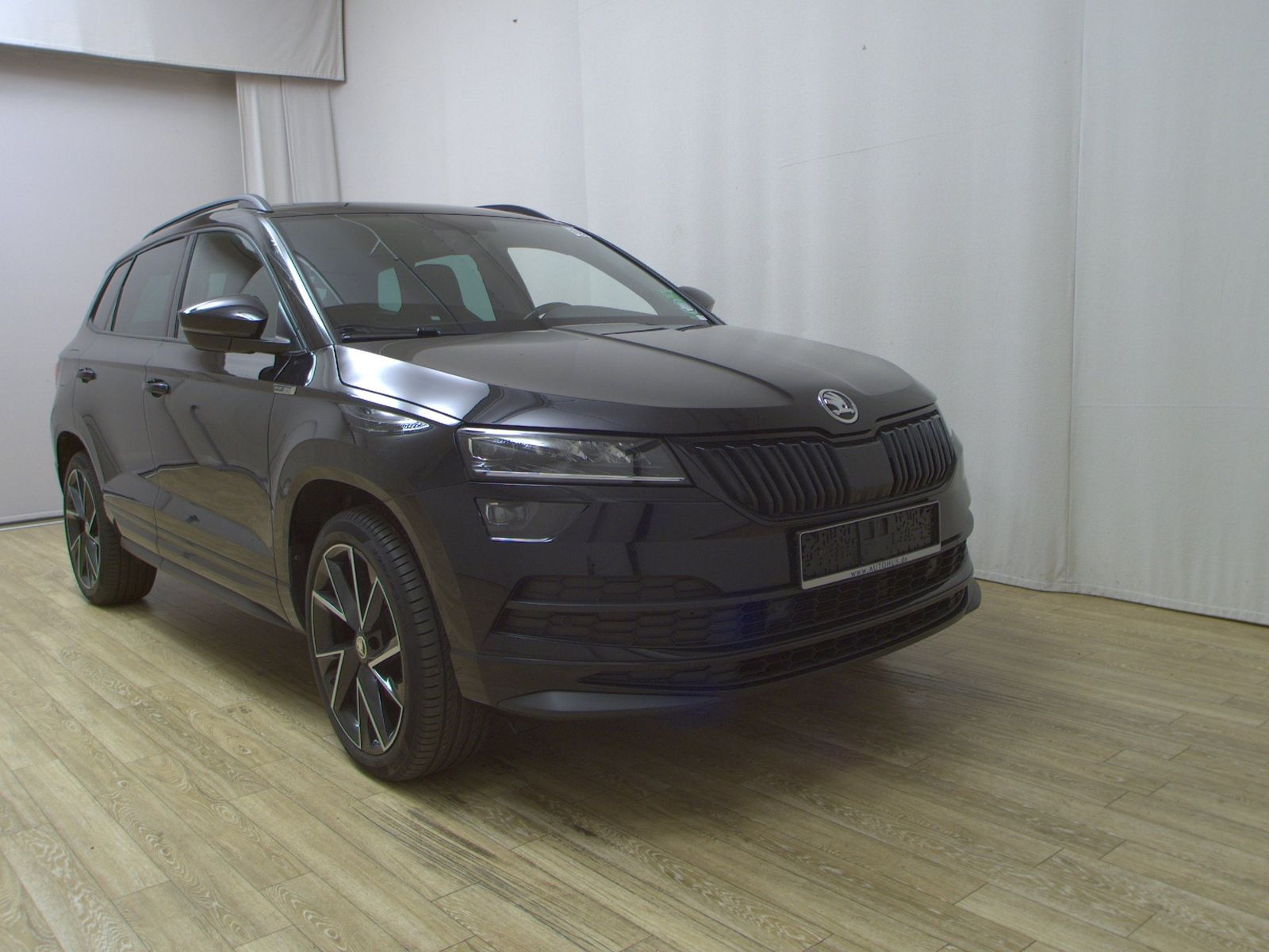 Skoda Karoq 2.0 TDI 4x4 SportLine Navi Pano LED AHK imagem 3